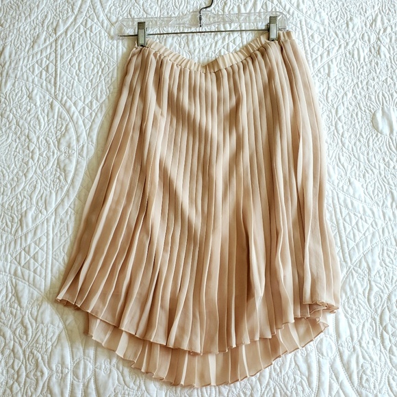 Pleated Midi Skirt in Cream - Picture 7 of 7